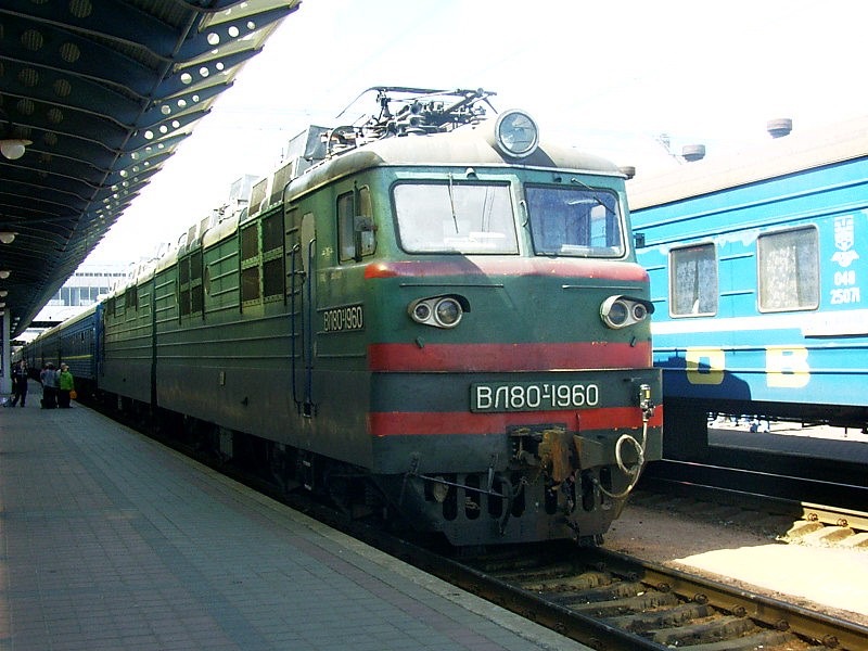BЛ80т-1960
NEVZ, *1979 • WL80T • Bo-Bo+Bo-Bo • 1520 mm • 25000 V AC
Kиїв-Пасажирський (Kyiv-Passaschyrskyj) UZ_EW_WL80T-1960_Kyiv.jpg