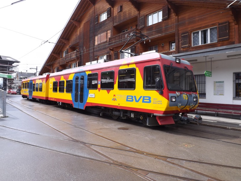 Beh 4/8 93
Bombardier/Stadler, *2001 • Beh 4/8 • 1000 mm, Z: Abt
Villars-sur-Ollon BVB_Beh48_93_Villars.jpg