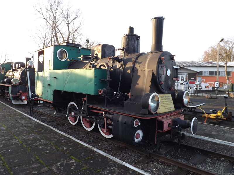 Ty6 3284
Krauss-Maffei, *1944 • Ty6 • C n2t • 1000 mm
ex PKP
Museum Gryfice
Mus-Gryf_D_Ty6-3284.jpeg