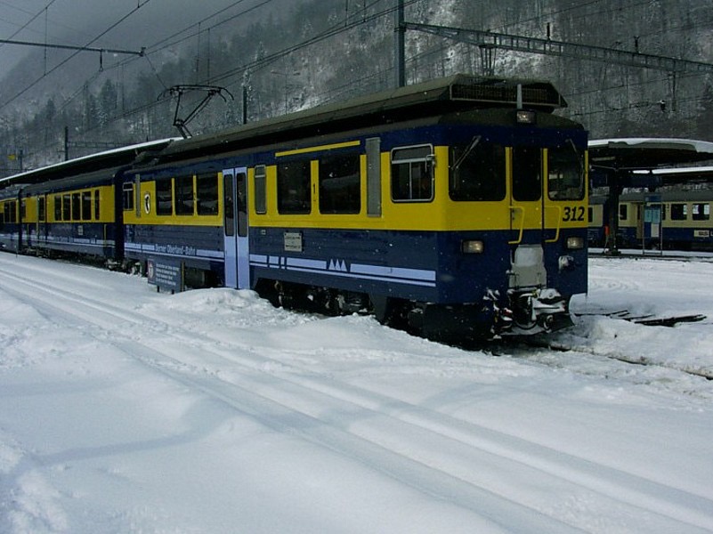 ABeh 4/4 II 312 Interlaken
SLM/BBC, *1986 • ABeh 4/4 • 1000 mm, Z: Riggenbach
Interlaken-Ost BOB_ABeh442_312_ge-bl_Intrl.jpg