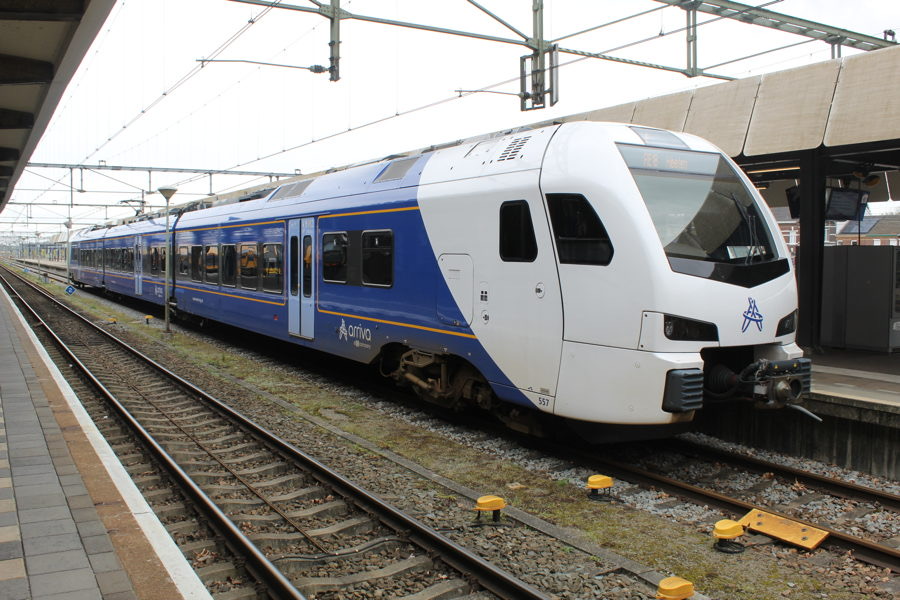 557
(94 84 4 040 557-9 NL-AN)
Stadler Rail, *2016 • FLIRT 3 • 3-car • 1500 V DC / 3000 V DC / 15000 V AC
Maastricht AN_ET3_557_FLIRT3_Maastr.JPG