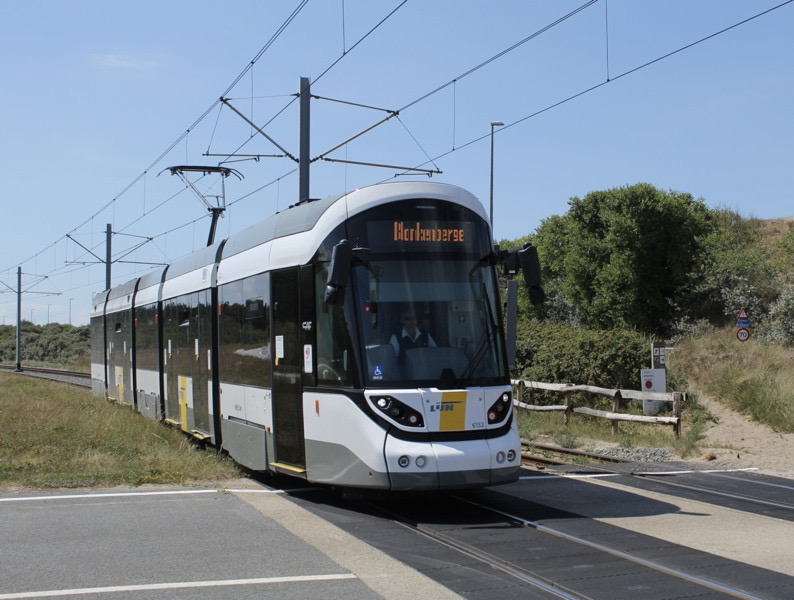 6132
CAF, *2021 • Urbos 100 / 'Zeelijner' • 1000 mm
Kusttram
De Haan-Zwarte Kiezel deLijn_CAF-6132_ZwKiezel.JPG