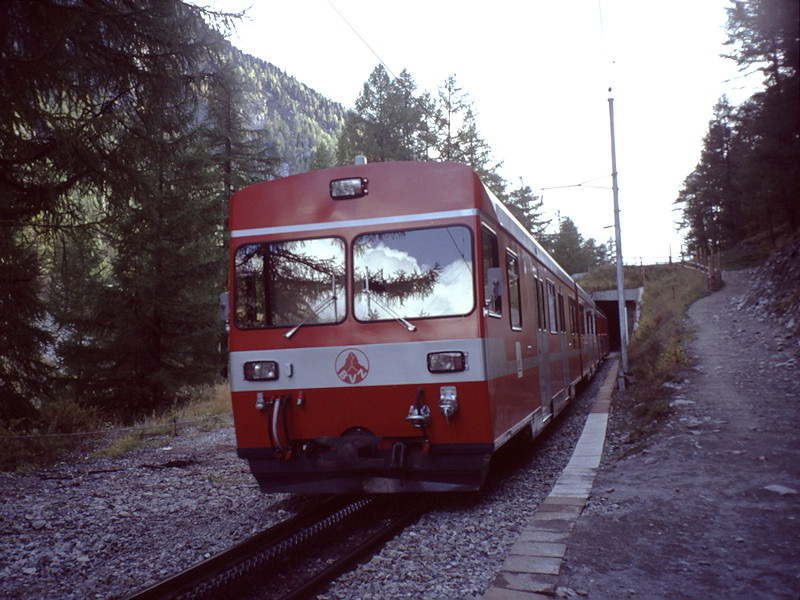 BDKt 2232
Stadler Rail/SWS, *1990 • 'Kofferkuliwagen' • 1000 mm
bei Täsch BVZ_Wg_BDKt-2232_bTäsch.jpg