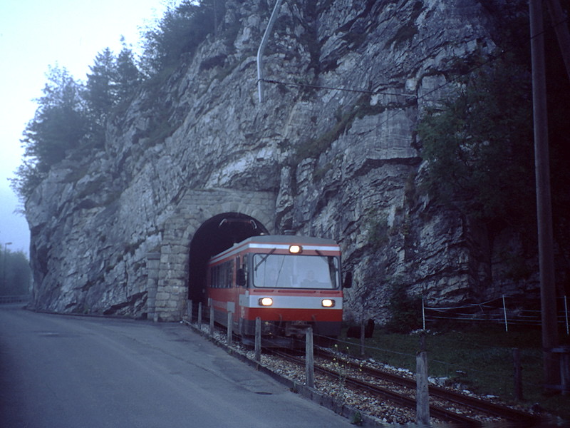 Be 4/4 8
Stadler Rail, *1996 • 1000 mm
Tunnel Cheisten bei Innertkirchen MIB_Be44_8_bInnertkirchen.jpg