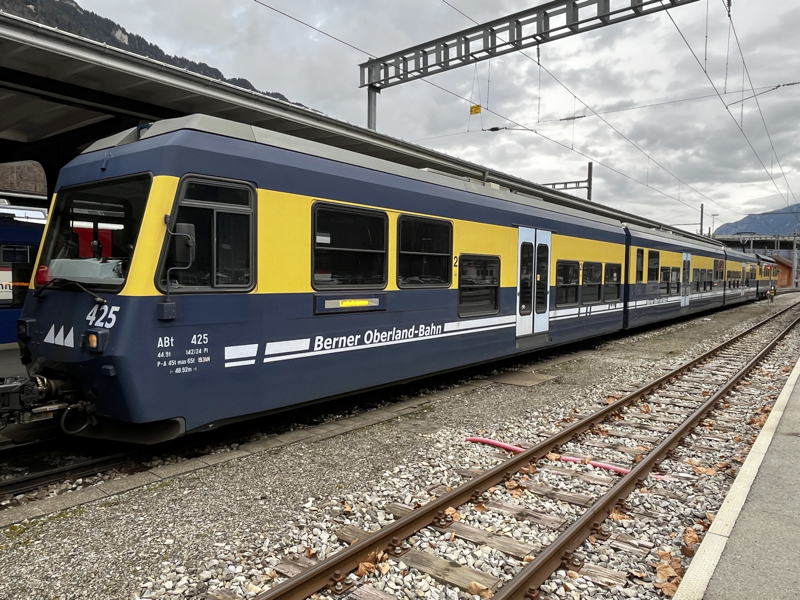 ABt 425
Stadler Rail, *2004 • GSW • 1000 mm
Interlaken-Ost BOB__ABt_425_GSW_Int-O.JPG