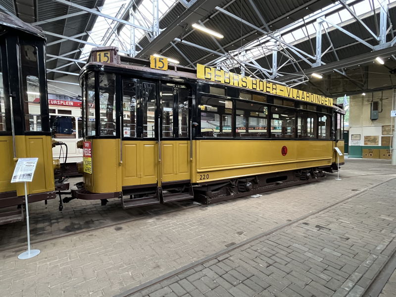 220
Allan/ACEC, *1924 • Tramcar, 4 wheels • Serie 202 - 221 'Parkwagen'
ex RET
Rotterdams Openbaar Vervoer Museum ROVM_220b_2x_Mus.JPG