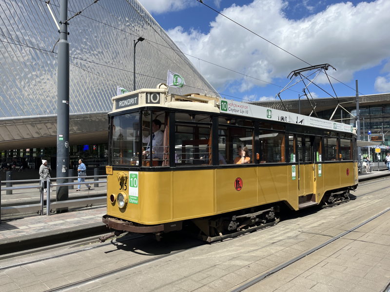 515
Werkspoor/SSW, *1931 • Bogie-Tramcar • Serie 401 - 570
ex RET
(H) Centraalstation ROVM_515_4x_CS.JPG