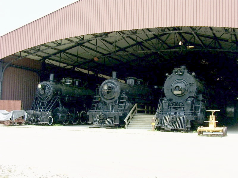 24
ALCo, *1910 • LS&I Class SC-4 • 2-8-0 'Consolidation'
ex LS&I - Lake Superior and Ishpeming Railroad
+ Soo Line 2718
+ ATSF 5017
National Railroad Museum, Green Bay (Wisconsin) NRM_LS&I24+Soo2718+ATSF5017.jpg
