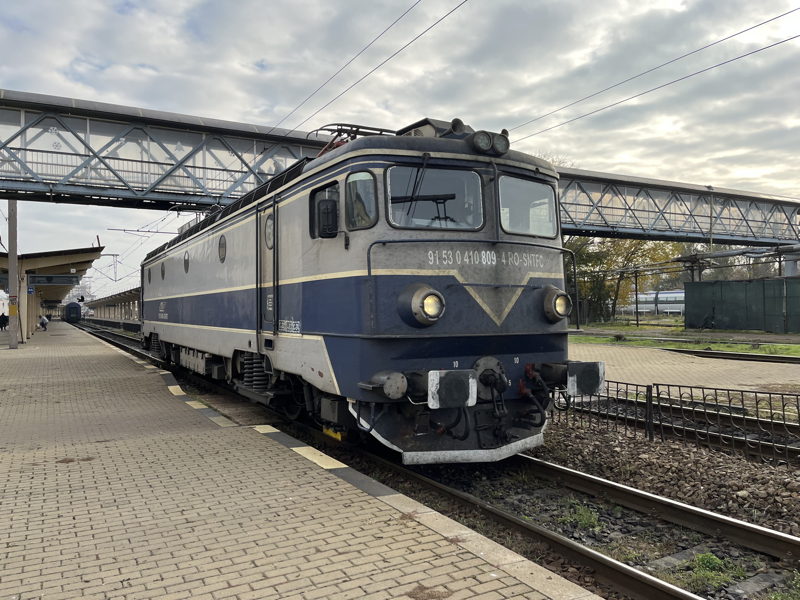 410 809
(91 53 0 410 809-4 RO-SNTFC)
Electroputere, *1986 • LE 5100 / Clasa 41 • Co-Co
Iași CFR_E41_0809b_IS.jpeg