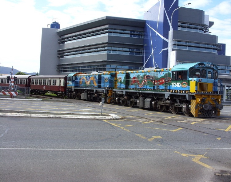 KSR_V_1734D+1774D_Cairns.jpg